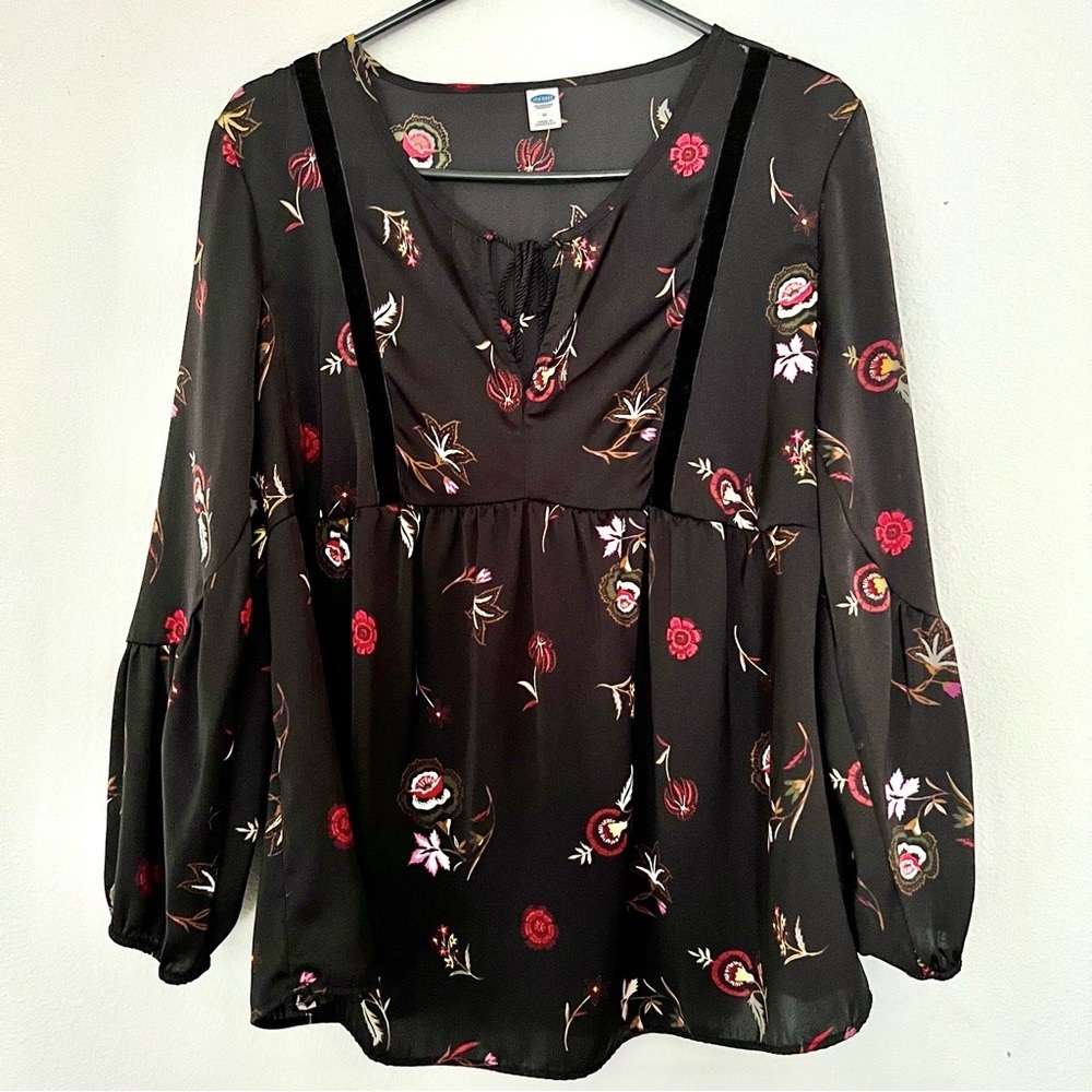 OLD NAVY floral blouse - peasant/tunic style - size M